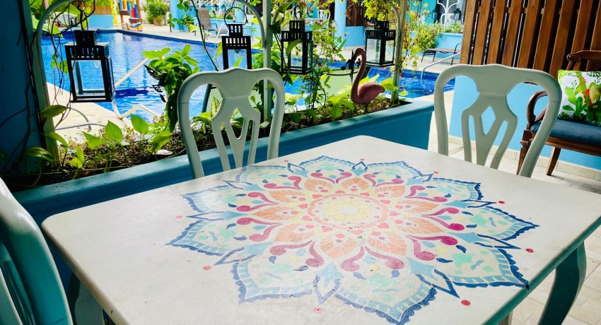 #6 – Spacious Poolside Patio Retreat